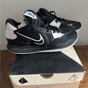 Nike Men's Black and White Kyrie Low 5 TB Size 9.5